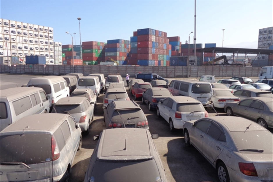 Los vehículos llevan varios meses en la aduana, porque sus dueños los abandonaron. (Foto: Archivo/Soy502)