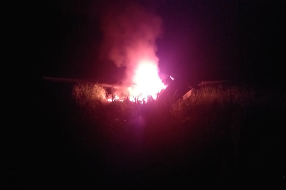 Los pobladores impidieron la llegada por tierra de los miembros de seguridad. (Foto: Ejército de Guatemala) 