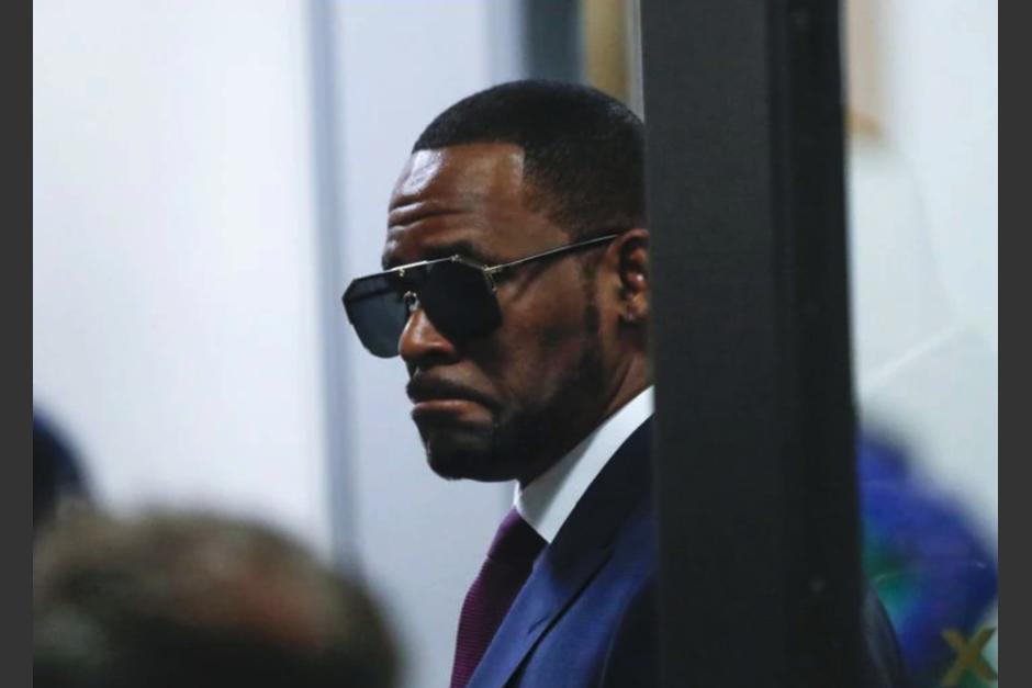 El cantante de rap R. Kelly fue arrestado en Chicago acusado de abuso sexual. (Foto: Chicago Tribune)