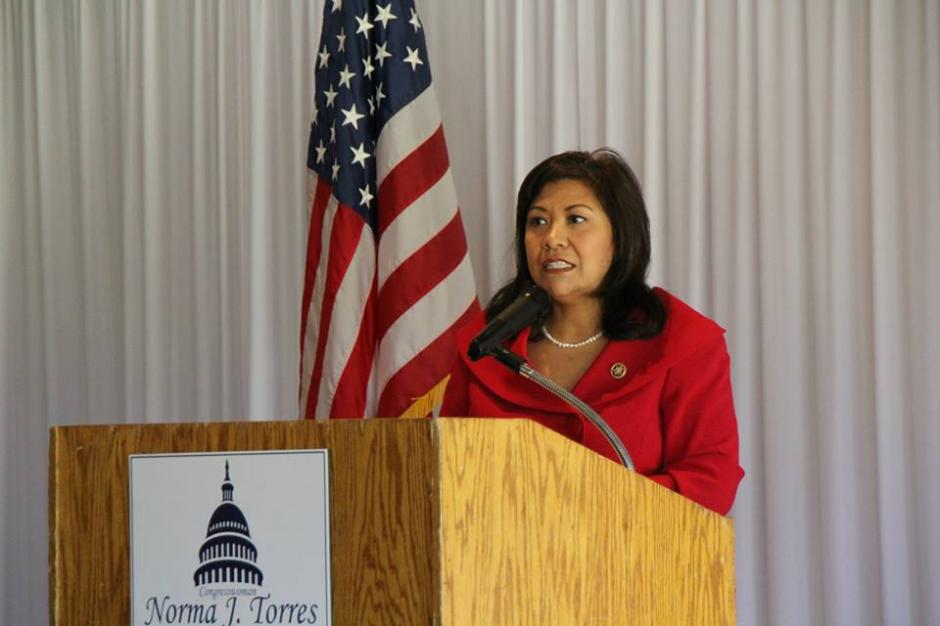 Torres también lanzó un mensaje a Donald Trump. (Foto: Norma Torres/Facebook)