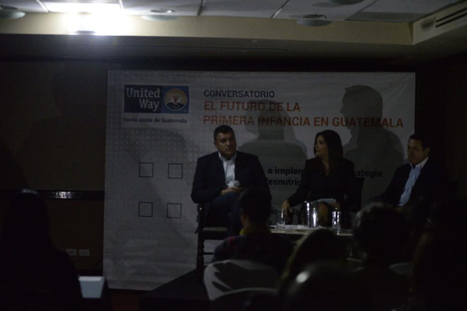 Los aspirantes discuten sus estrategias para combatir la desnutrición. (Foto: Wilder López/Soy502)