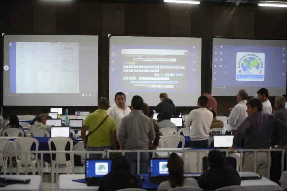 Los fiscales de los partidos políticos ya no revisarán más actas. (Foto: Archivo/Soy502)