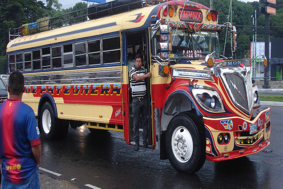 Un hombre denunció que ayudantes de buses del transporte extraurbano atacaron a un automovilista (Foto ilustrativa: La Nación)