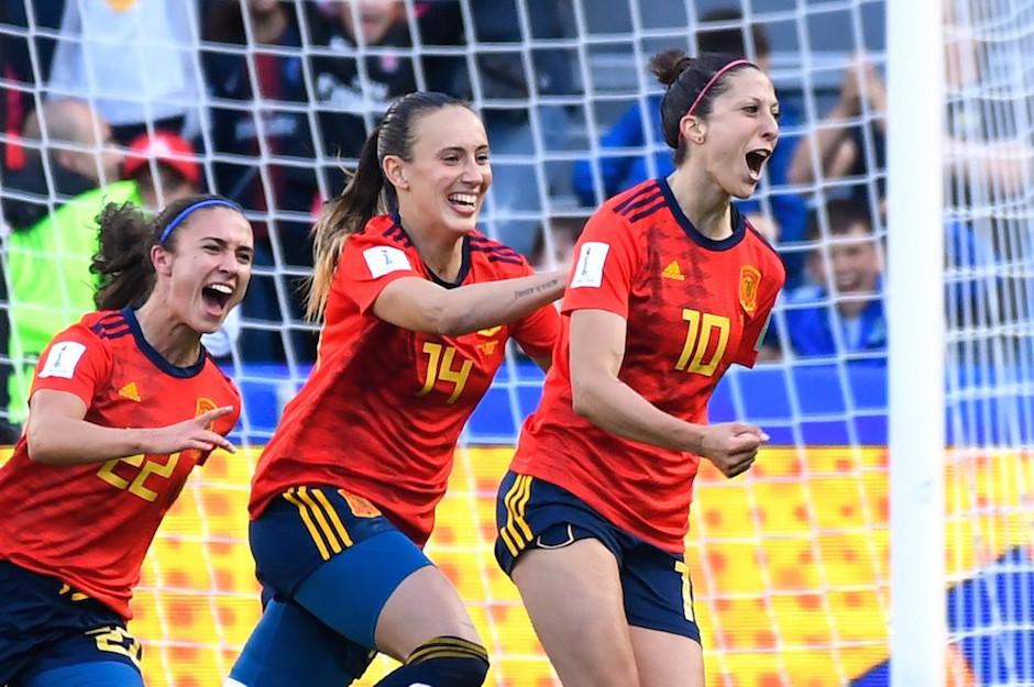 Jennifer Hermoso festeja uno de los dos goles que hizo en el juego ante Sudáfrica. (Foto: AFP)