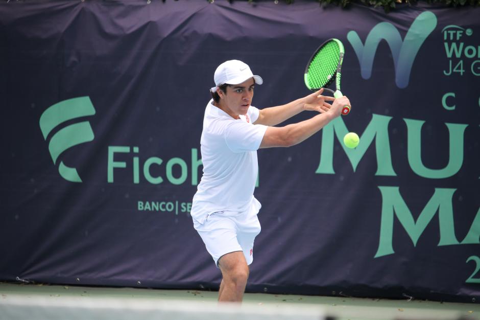 El tenista nacional Fabián Taracena consiguió la victoria contra el salvadoreño Daniel Tevez. 
