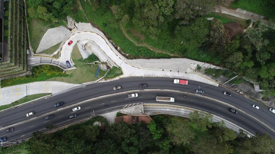 La obra permitirá que los automovilistas puedan retornar en dirección a la ciudad capital sin exponerse a accidentes. (Foto: Muni Santa Catarina Pinula)