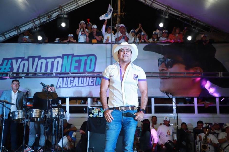 Neto Bran celebró su triunfos como alcalde de Mixco con una caravana por el municipio. (Foto: Neto Bran)