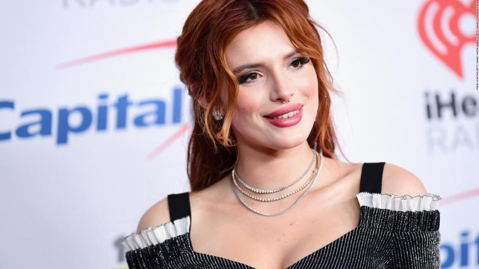 Bella Thorne difundió fotos desnudas porque un hacker había amenazado con publicarlas. (Foto: CNN).