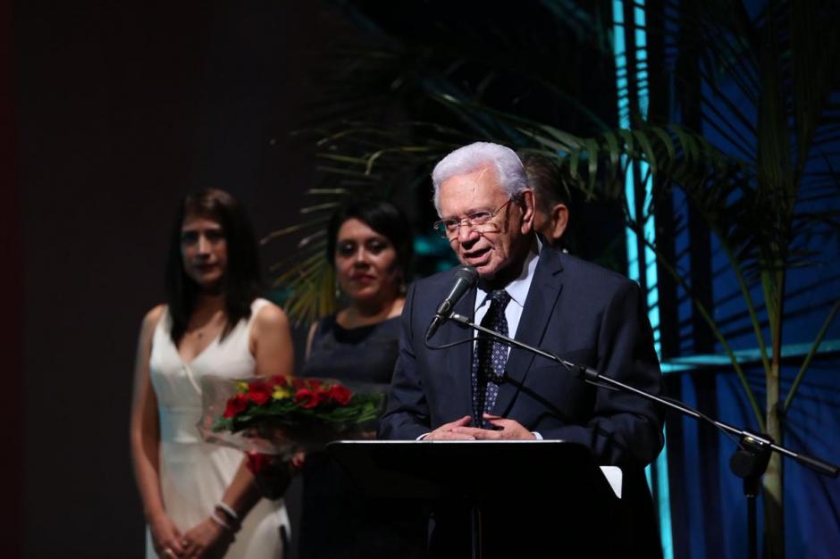 La noche del viernes se llevó a cabo un reconocimiento al locutor. (Foto: Ministerio de Cultura) 