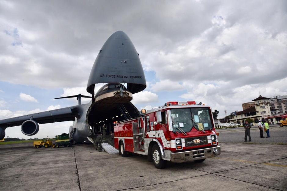 El impresionante sonido de las turbinas y su tamaño sorprendió a los capitalinos. (Foto: Embajada de Estados Unidos) 