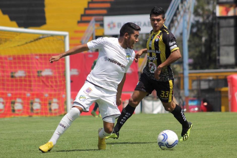Cristian Ojeda jugó el sábado con Cremas B y el viernes lo había hecho con Comunicaciones FC. (Foto: Javier del Cid)