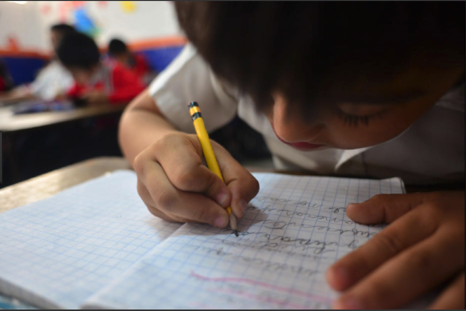 La niña sorprendió a su maestro y compañeros en la clase. (Foto: Ilustrativa/Archivo-Soy502) 