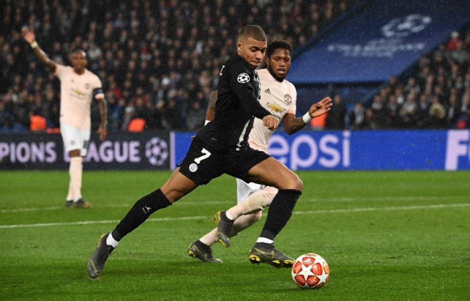 Kylian Mbappé no pudo clasificar al PSG a los cuartos de final de la Champions. (Foto: AFP)