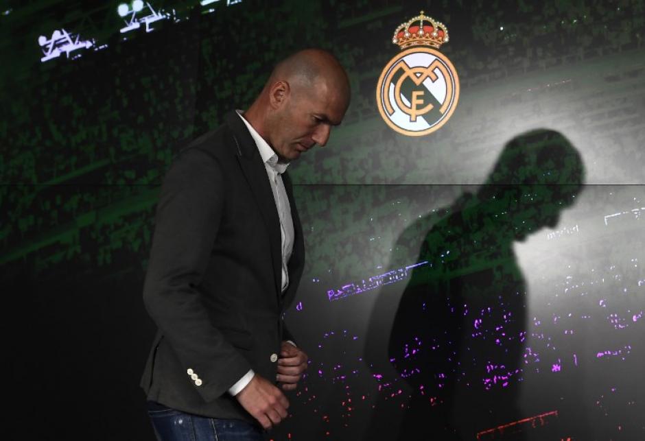 El entrenador debe asegurar un lugar en La Liga para hacer la reconstrucción "galáctica". (Foto: AFP) 
