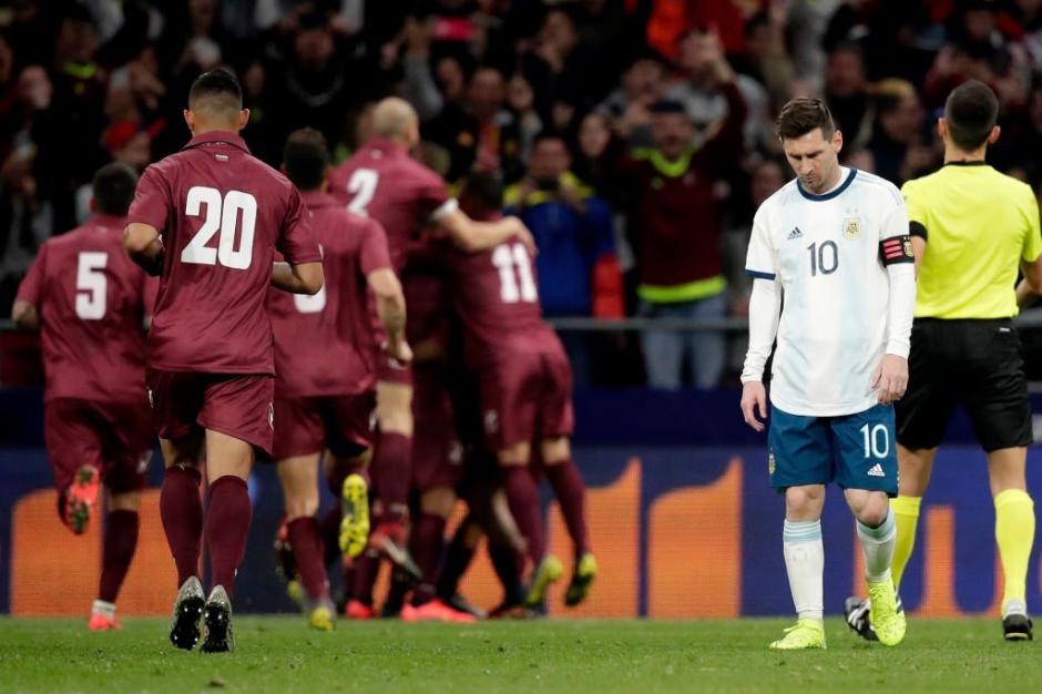 Venezuela humilló a Argentina y a Lionel Messi en Madrid. (Foto: AFP)