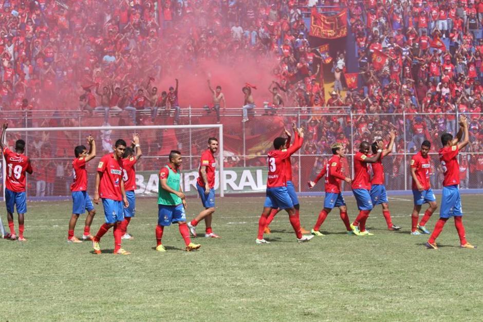 Con esta venta, la directiva de los rojos ampliaron en 2 millones de quetzales el capital. (Foto: Archivo/Soy502)