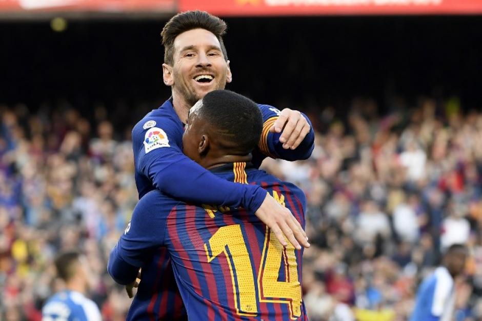 Messi festeja con una tremenda sonrisa después de marcar su segundo gol en el partido. (Foto: AFP)