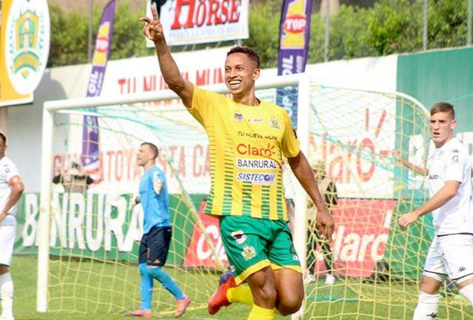 Así fue la celebración de José Corena. (Foto: @espaciofutbol)