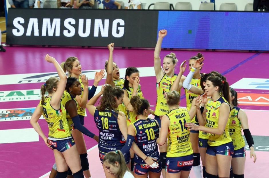El equipo de volveibol femenino Imoco Volley de Conegliano se consagró campeón de la Serie A1 de Italia y lo celebraron quintádose toda la ropas. (Foto: @imocovolley)