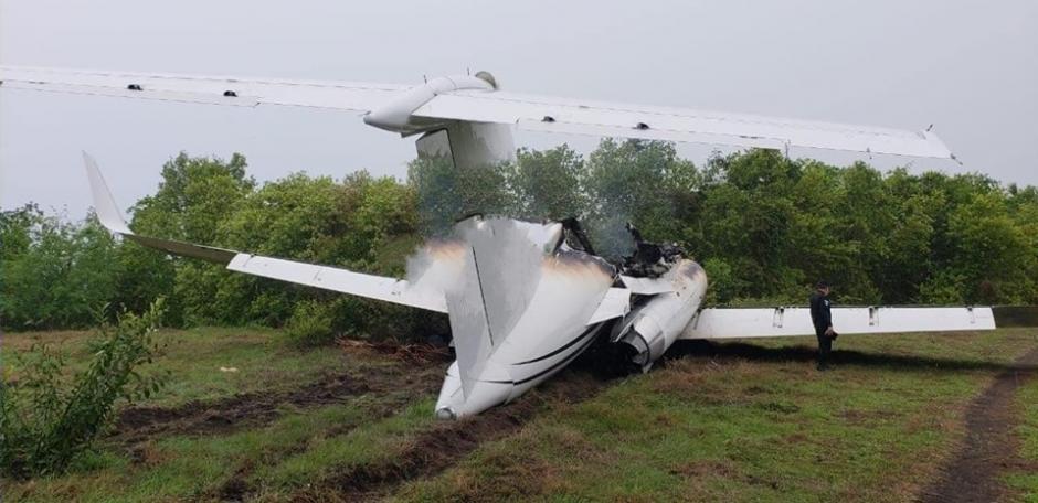 La nave fue localizada totalmente incendiada en el lugar. (Foto: Primera Línea Coatepeque) 