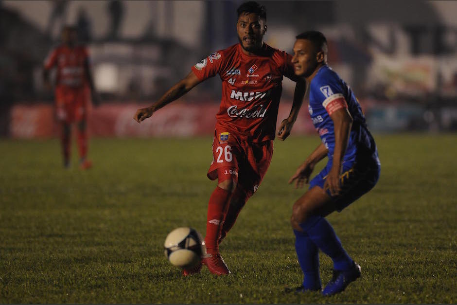 Malacateco y Cobán Imperial se enfrentaron en el estadio José Ángel Rossi. (Foto: Nuestro Diario)