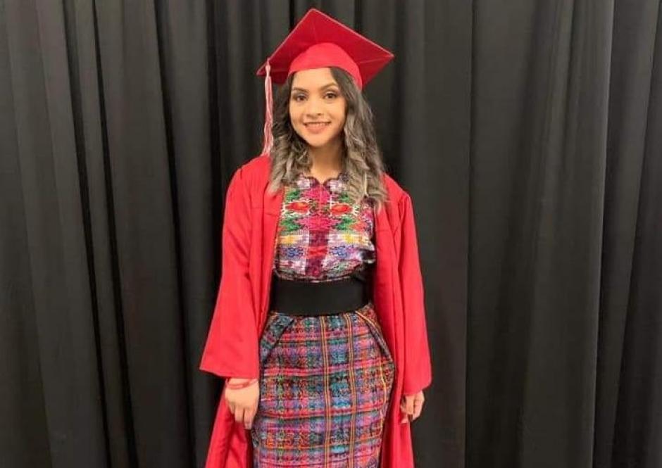 Cristy González acaba de terminar sus estudios de secundaria en la High School de Ohama, Nebraska. (Foto: Facebook)