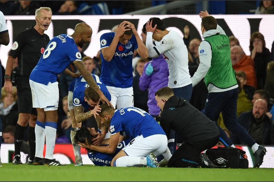 Los jugadores no podían creer lo que estaban observando. (Foto: AFP) 