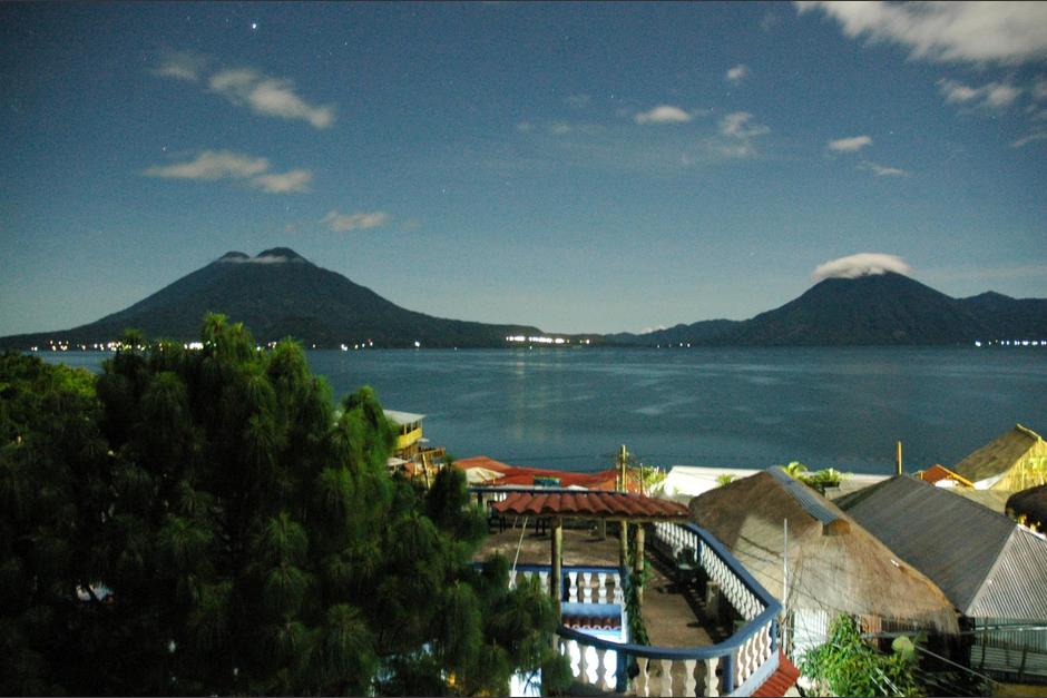 El hecho dejó atónitos a los testigos del objeto brillante que voló por la zona montañosa de Sololá. (Foto: Fredy Hernández/Soy502)