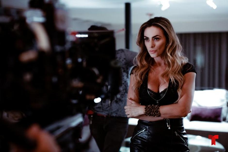Aracely Arámbula vuelve más sensual y encantadora que nunca en "La Doña 2". (Foto: Telemundo)