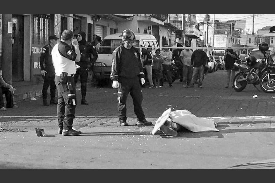 Los sicarios atacaron al joven que trabajaba como mototaxista. (Foto: PNC) 