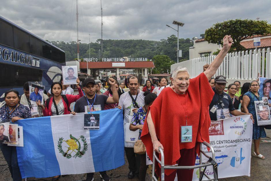 El grupo ya atravesó la frontera entre Guatemala y México. (Foto: AFP) 