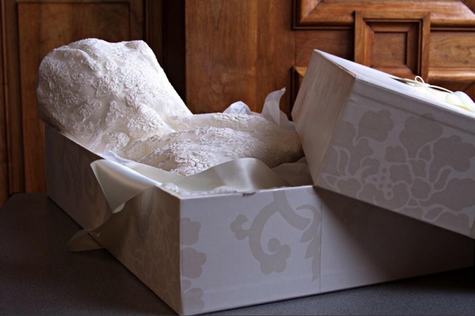 La mujer envió el vestido con una hiriente nota. (Foto: laplanner.com)