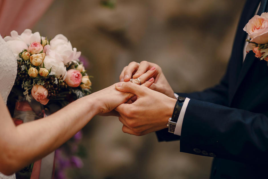 La planificación de una boda en muchas ocasiones requiere de una iglesia para la ceremonia religiosa. Conoce algunas de las más populares. (Foto: Freepik)