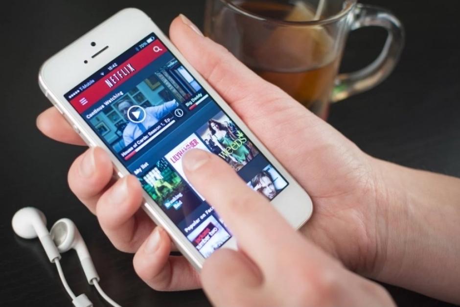 Además del ahorro en el streaming de datos, la app de Netflix también permite descargar los episodios (Foto: creacttive)