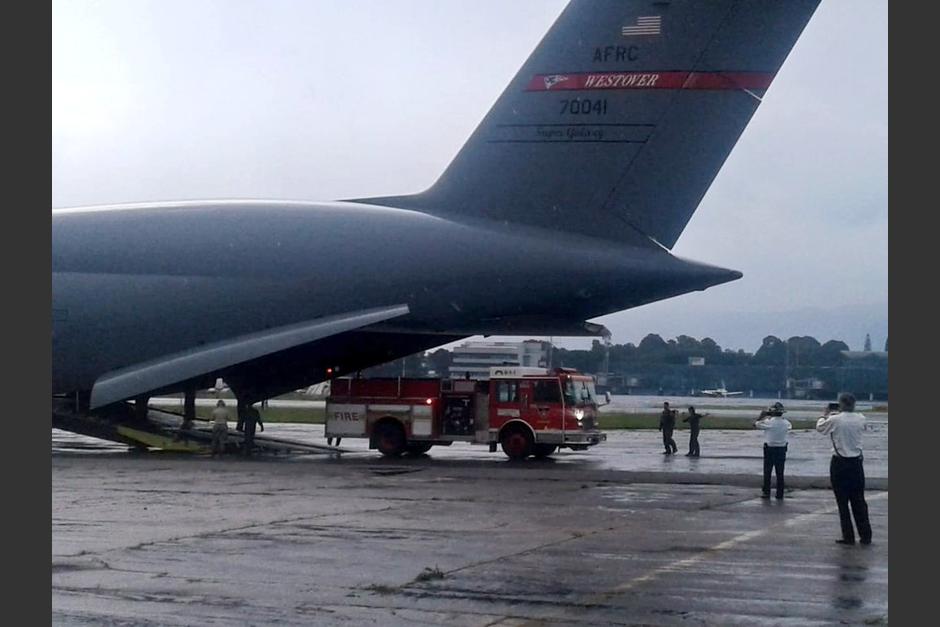 Un impresionante avión procedente de Canadá llegó a Guatemala. (Foto: Twitter/Victor Bolaños) 