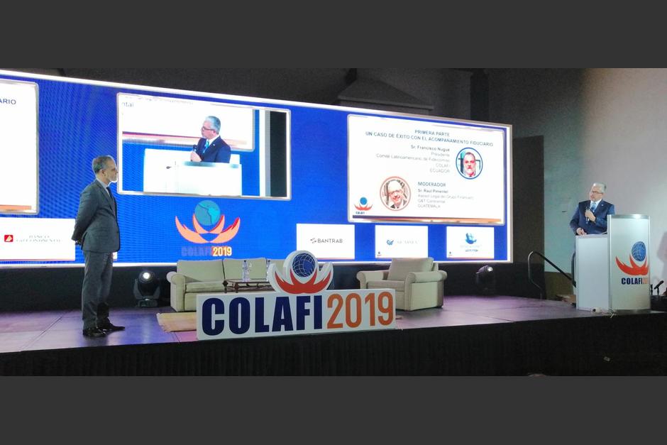 El asesor legal de Grupo Financiero G&T Continental, Raúl Pimentel, participó en un conversatorio con el Presidente de COLAFI. (FOTO: Soy502)