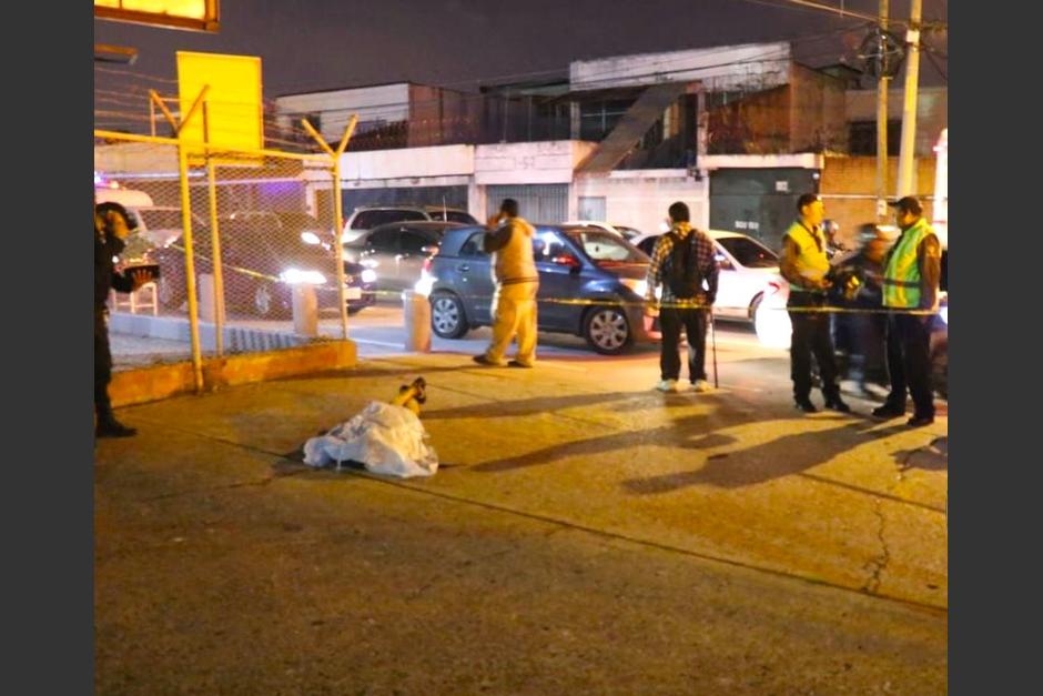 El hecho complica la movilidad en el lugar debido a las pesquisas que realizan las autoridades. (Foto: Bomberos Municipales)