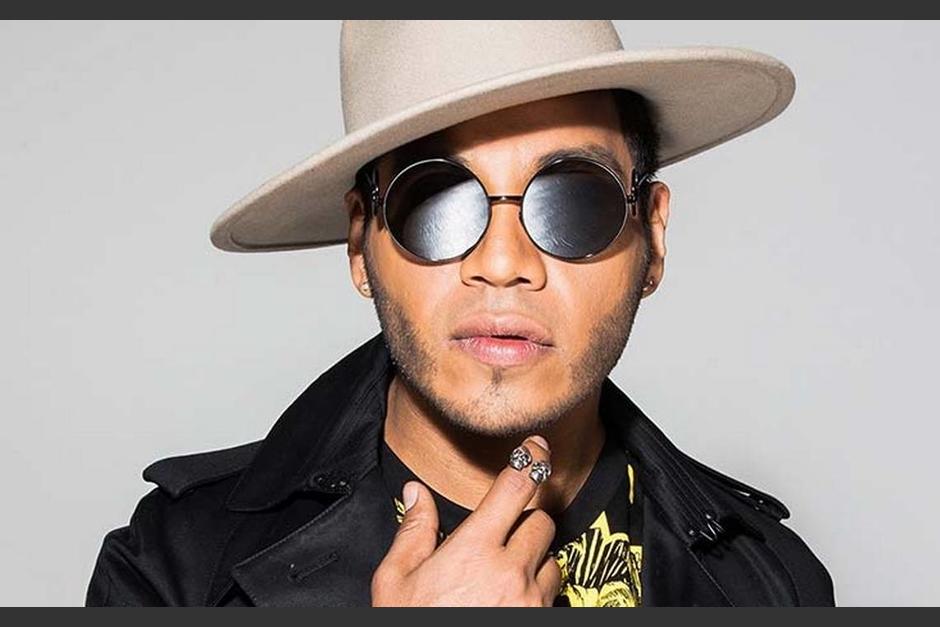 Samo compartió con sus seguidores el momento aterrador que vivió junto a su equipo mientras eran despojados de sus pertenencias. (Foto: Facebook Samo)