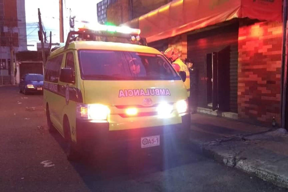 Un ataque armado dejó como saldo tres mujeres muertas en la discoteca de zona 10. (Foto: Bomberos Municipales) 