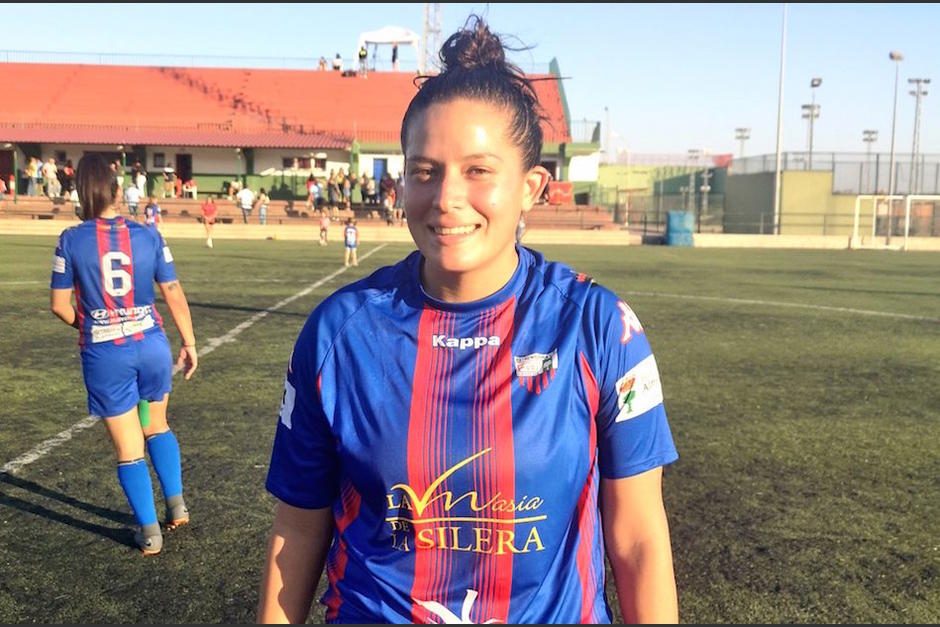 María Amanda Monterroso luce sonriente después de la victoria de su equipo. (Foto: Extremadura UD)