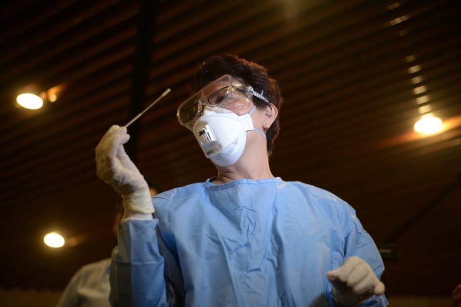 En total, se sumaron a firmar la misiva 1,147 doctores del sector público y privado (Foto: Archivo/Soy502)