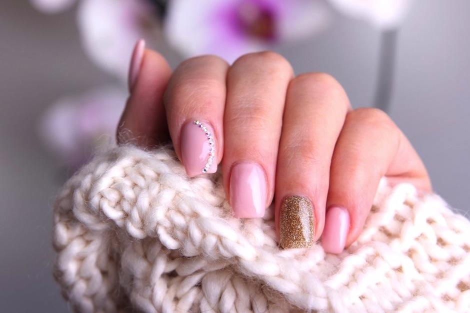 Estos consejos te ayudarán a retirar las uñas postizas en casa. (Foto: vix.com)