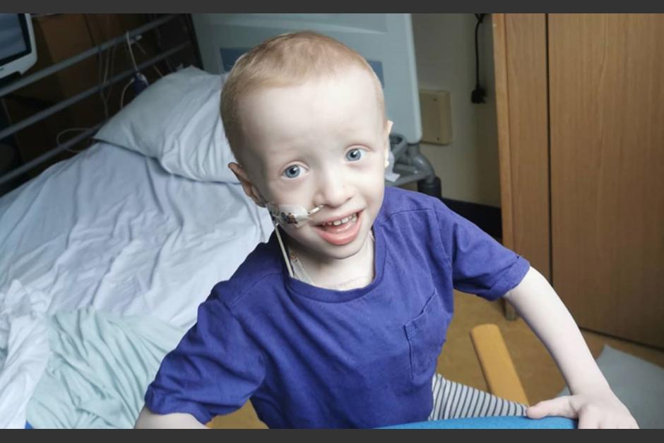 Archie, el pequeño guerrero, que venció al coronavirus aún con cáncer. (Foto Instagram)
