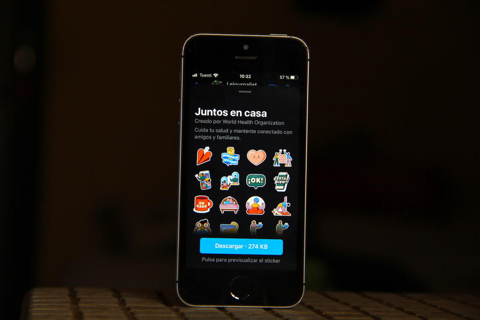 El paquete de stickers ya se encuentra disponible en la plataforma de conversación. (Foto: Fredy Hernández/Soy502)