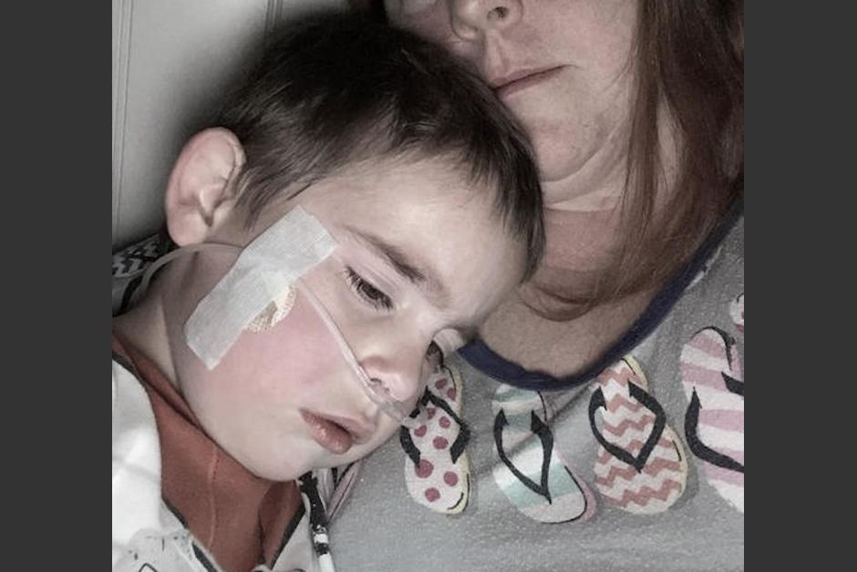 El pequeño pasó varias semanas en el hospital hasta que pudo recuperarse de la enfermedad. (Foto: Mighty Littles)