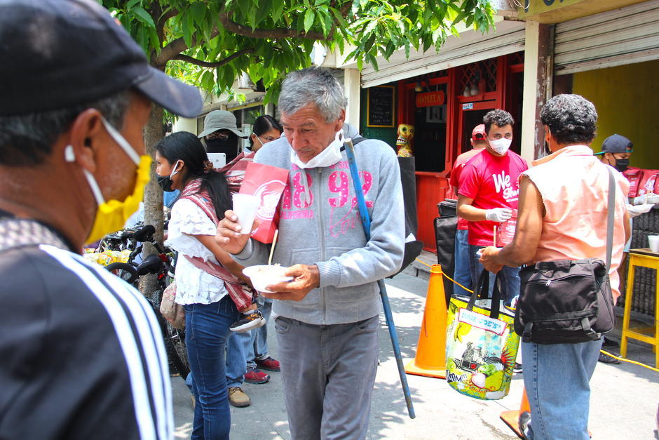 Los miembros del café y restaurante desconocieron al hombre que hizo el acuerdo con Roberto Arzú. (Foto: Fredy Hernández/Soy502) 