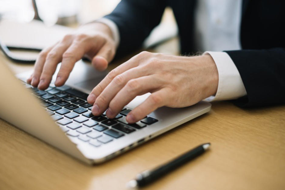 Las plazas tienen fecha límite para postularse (Fotografía: Freepik)