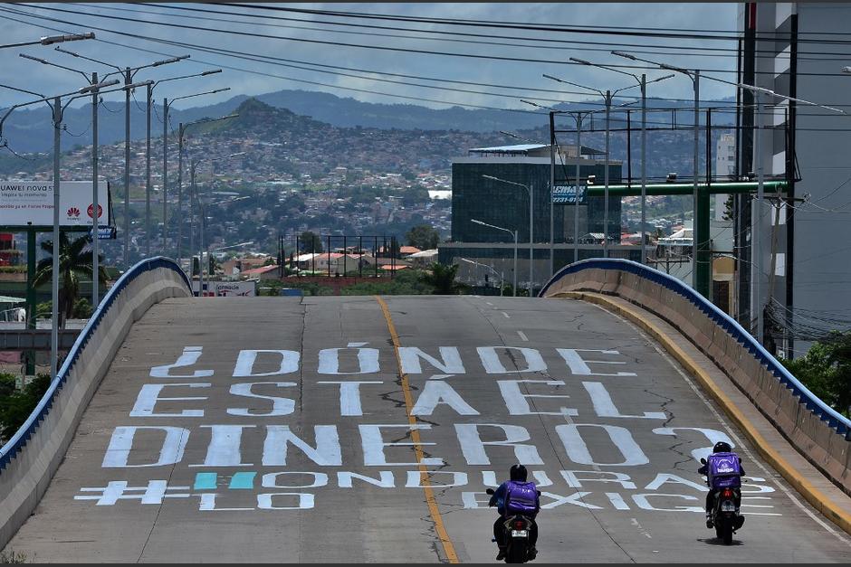 La población acusa a las autoridades del mal manejo de la pandemia y la corrupción en el Estado. (Foto: AFP)