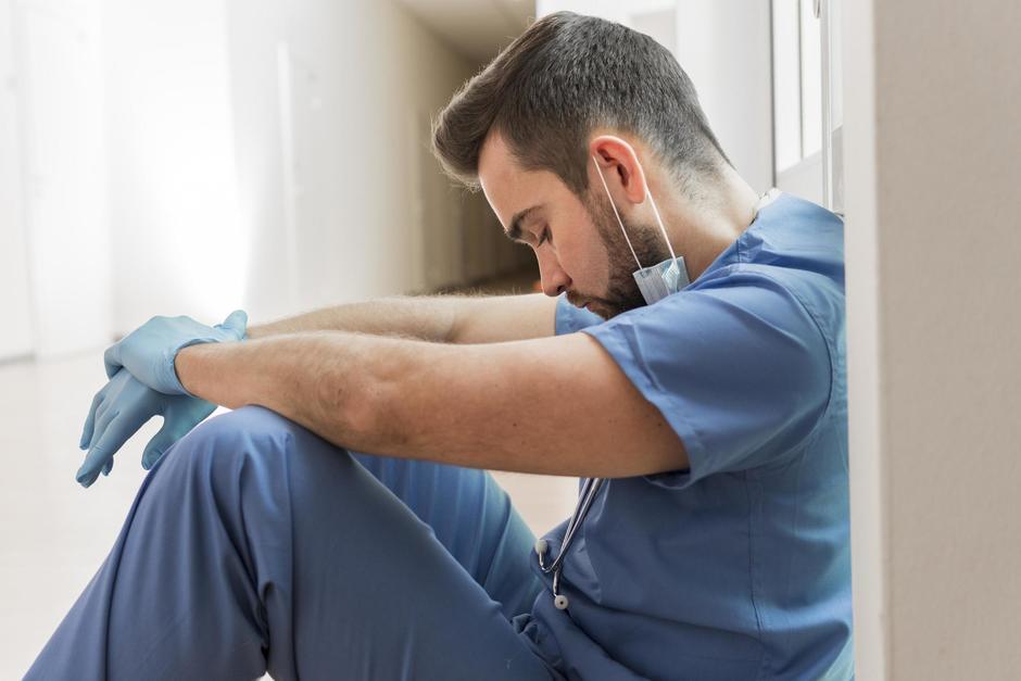 Un enfermero mostró las respuestas de algunos pacientes por Covid-19 al recibir su diagnóstico. (Foto: Pexels)