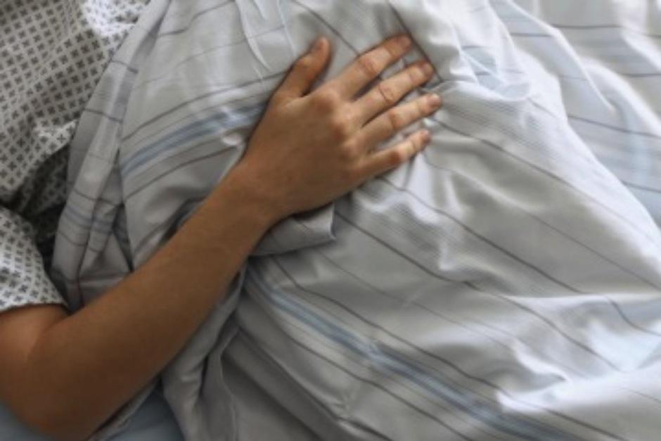 Su padre murió por coronavirus luego de que él se contagiara y luego toda su familia lo adquiriera. (Foto: AFP) 